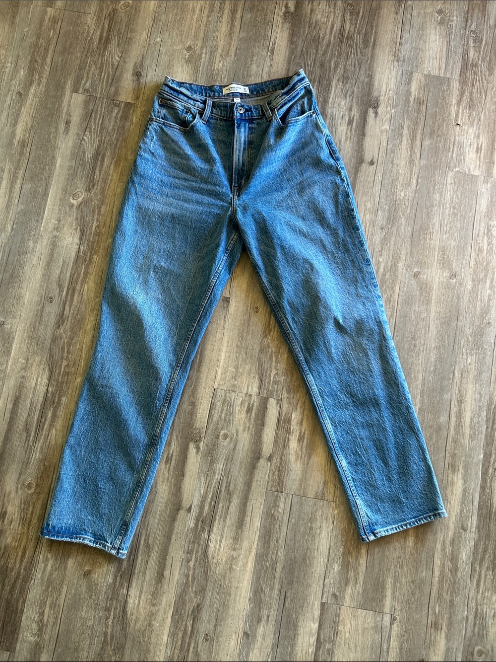 The 90’s Straight Abercrombie Curve Love